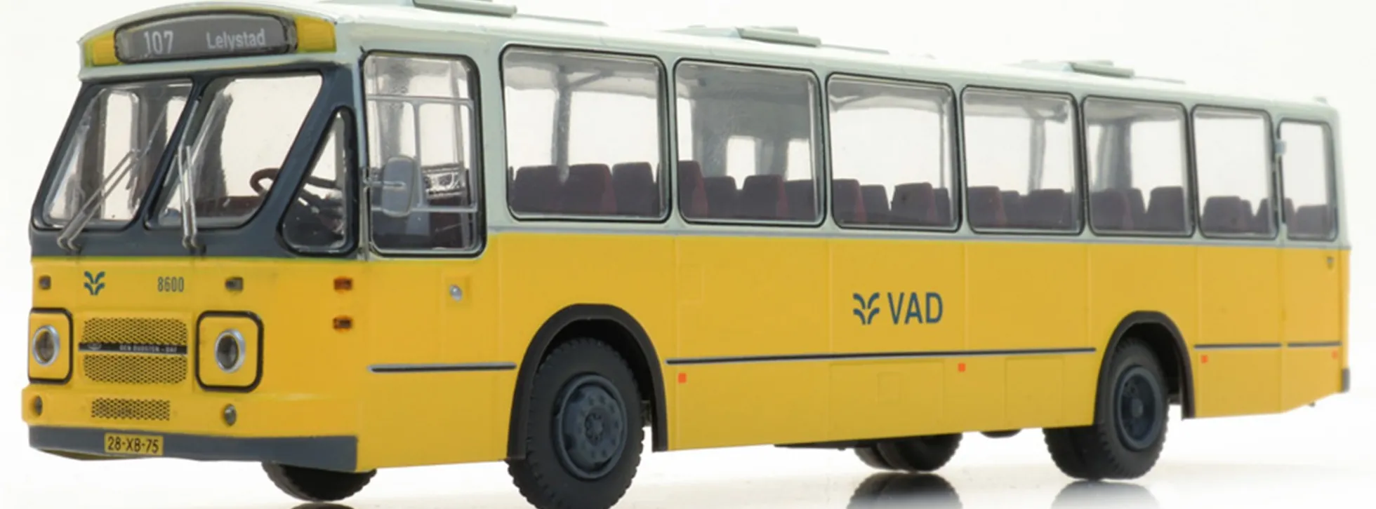 Artitec 487.070.14 Regionalbus VAD 8600 DAF Vorderseite 2 Ausstieg Mitte | Busmodell 1:87