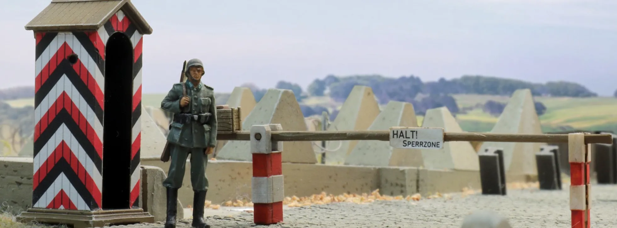 Artitec 5720013 Schilderhaus & Wachsoldat | Militär Figur 1:72