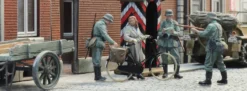Artitec 5720007 WM Checkpoint + Frau auf dem Fahrrad | 4 Stück | Militär Figuren 1:72