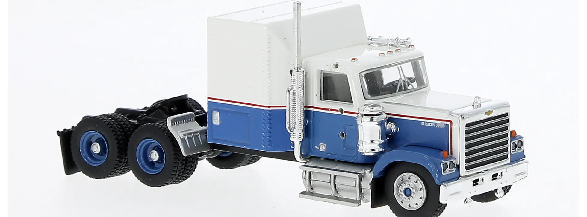 BREKINA 85781 Chevrolet Bison Solozugmaschine 3achs 1980 weiss blau LKW-Modell 1:87