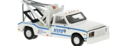 BREKINA 19668 Chevrolet C30 Abschlepper NYPD 1968 | Blaulichtmodell 1:87