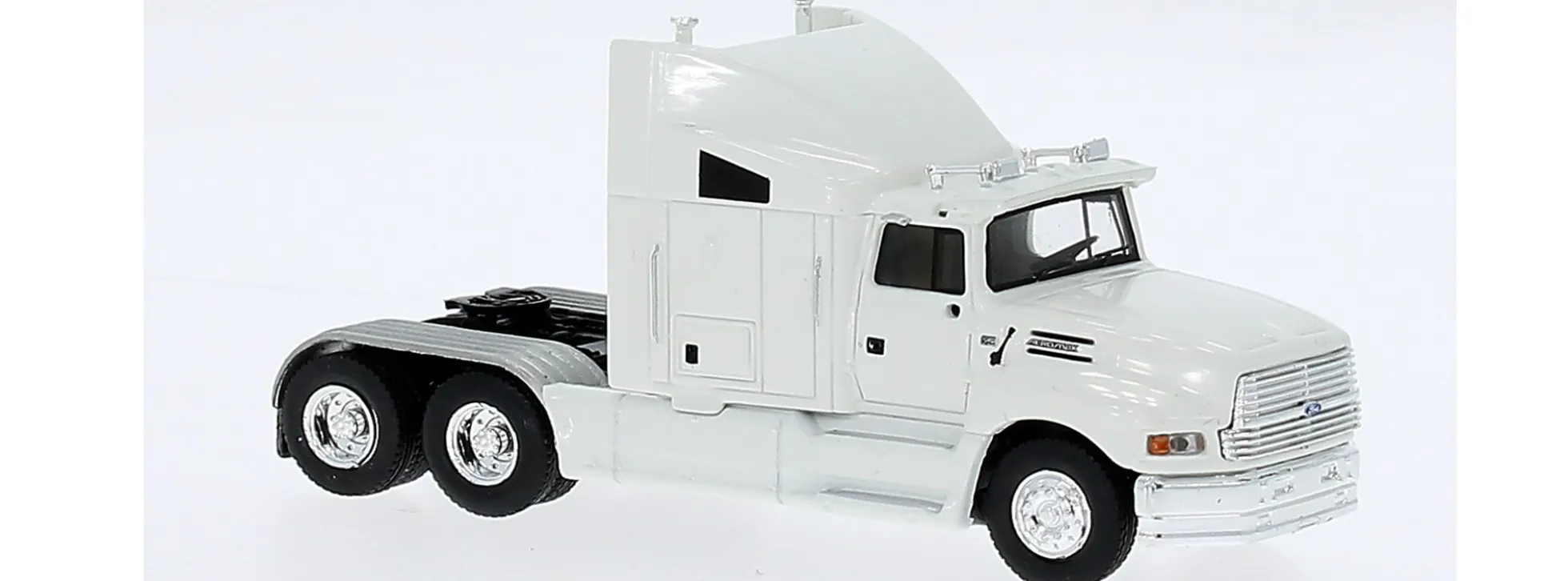 BREKINA 85908 Ford Aeromax Solozugmaschine 3achsig weiss 1990 LKW-Modell 1:87