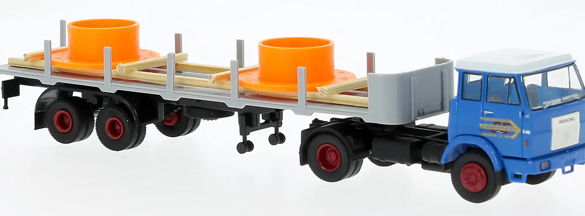 BREKINA 82256 Henschel F161S Rungensattelzug G und G mit Ladegut LKW-Modell 1:87