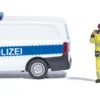 BUSCH 79801 Anzeigenhauptmeister mit Fahrrad + Polizeiauto | Action Set Spur H0