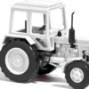 BUSCH 60262 Bausatz Traktor Belarus MTS-82 weiss | Bausatz Landwirtschaftsmodell 1:87