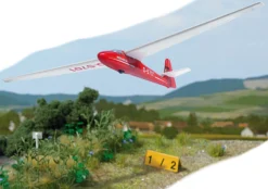 BUSCH 1154 Segelflugzeug rot mit Anhänger Fertigmodell Spur H0