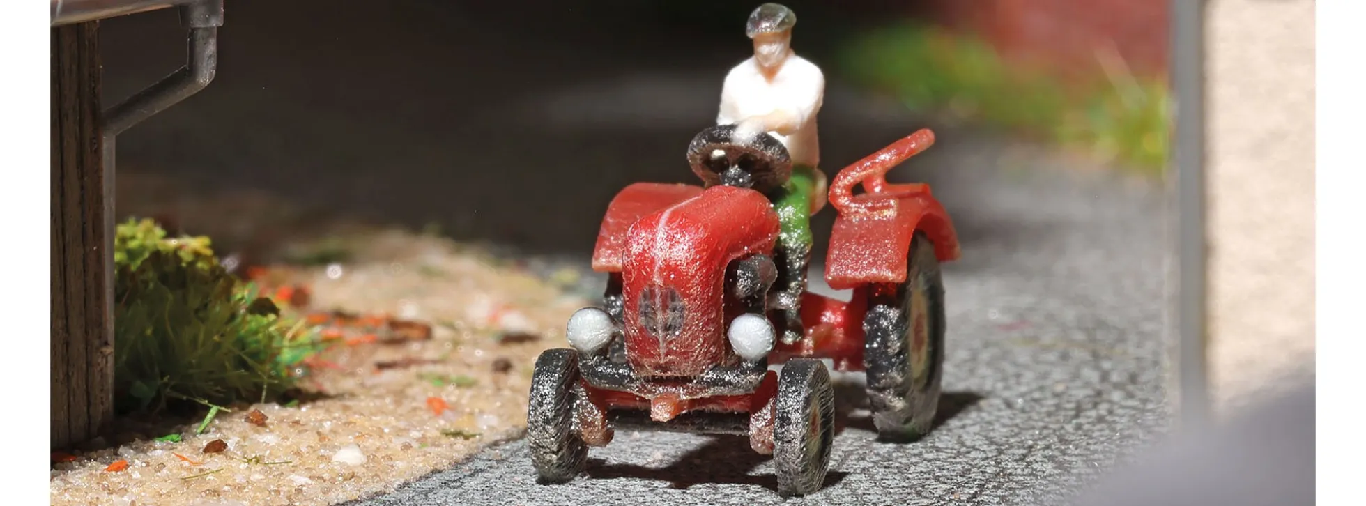 BUSCH 8358 Traktor Junior mit Bauer | Landwirtschaftsmodell 1:160