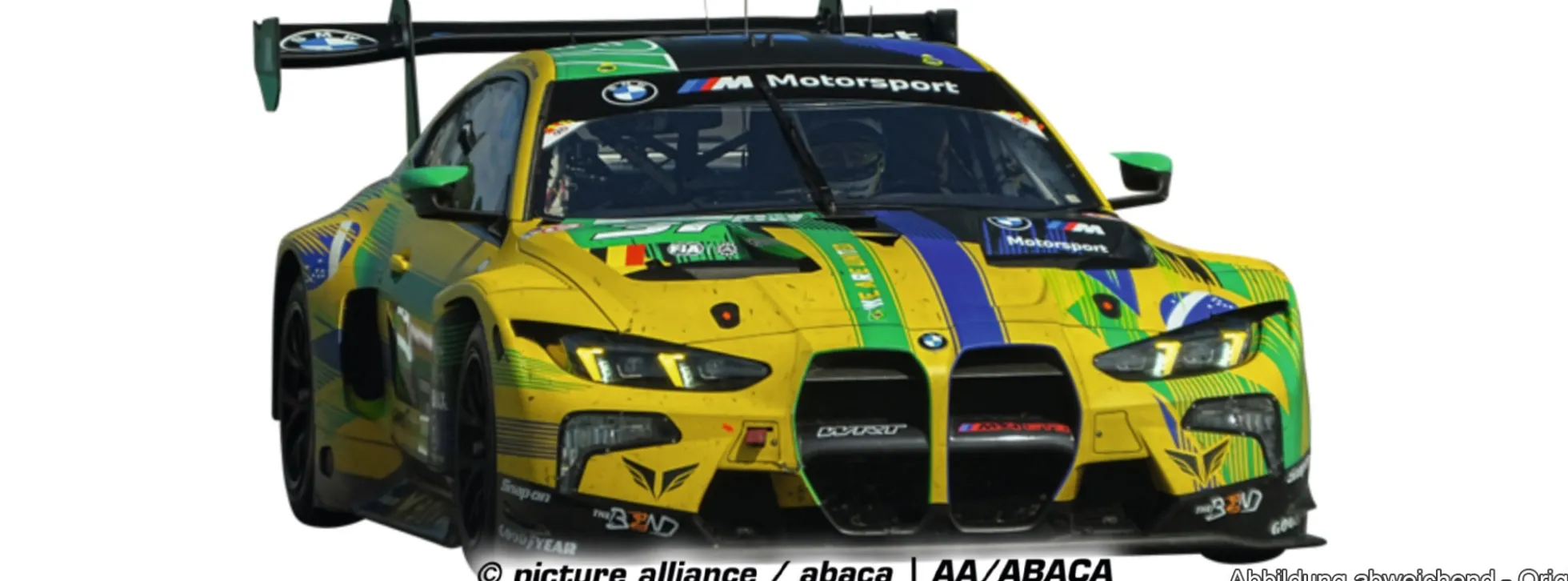Carrera 51044 HYBRID BMW M4 GT3 | BMW M-Team WRT No. 31 | Slot Car 1:50