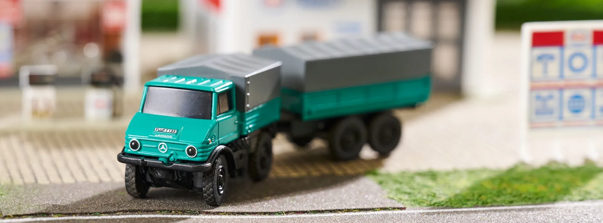 CARSON 500504165 MB Unimog U406 Forst mit Hänger | 2.4GHz | RC Auto 1:87 Spur H0