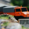 CARSON 500504177 MB Unimog U406 Kommunal mit Anhänger | 2.4GHz | RC Auto 1:87 Spur H0