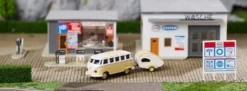 CARSON 500504164 VW T1 Samba mit Wohnwagen | 2.4GHz | RC Auto 1:87 Spur H0