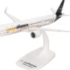 herpa 614832 Airbus A321neo Lufthansa HelpAlliance | WINGS Snap-Fit 1:200