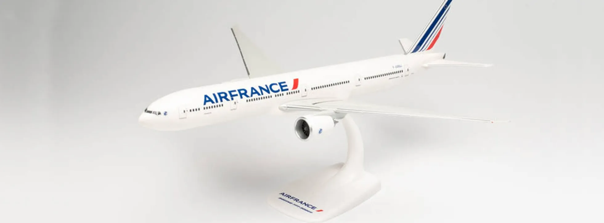 herpa 613491 Boeing 777-300ER Air France 2021 | Snap-Fit WINGS 1:200