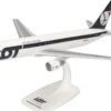 herpa 614801 Boeing 767-300 LOT Polish Airlines | WINGS Snap-Fit 1:200