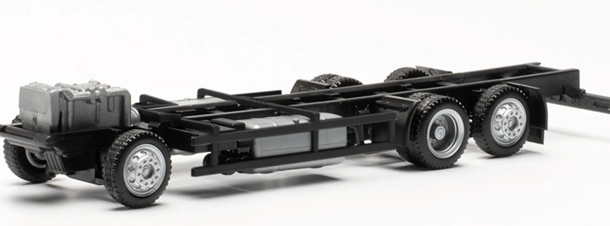 herpa 085601 LKW-Fahrgestell Volvo Volumenzug 7,82m | 2 Stück | Teileservice 1:87