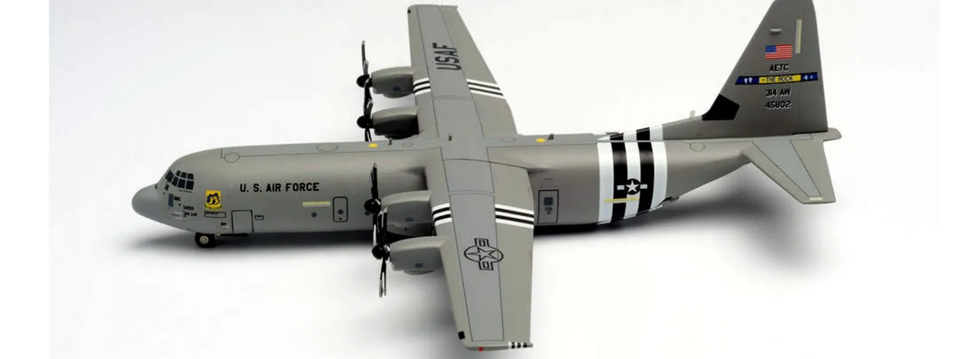 herpa 570541 Lockheed C-130J Super Hercules US Air Force 314th Airlift Wing D-Day Heritage 1:200