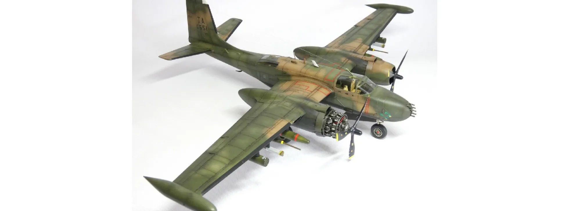 ICM 48279 B-26K Counter Invader USAF Vietnamkrieg Angriffsflugzeug | Flugzeug Bausatz 1:48