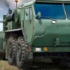 ILOVEKIT 63549 Oshkosh LVSR MKR16 Tractor | Militärtruck Bausatz 1:35