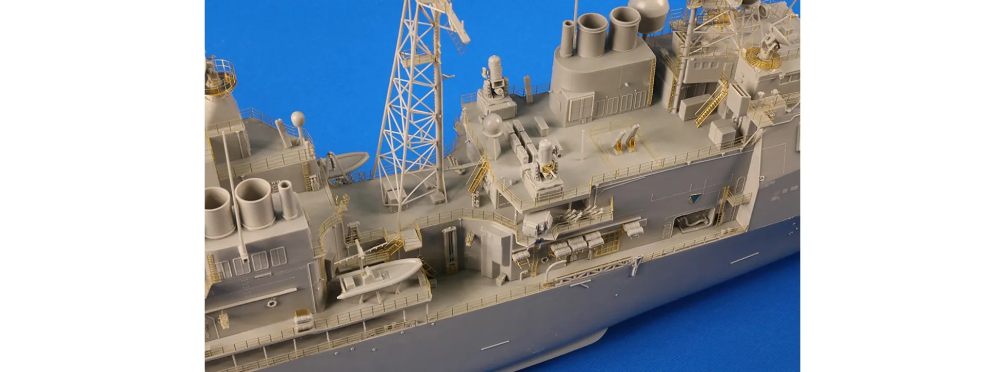 ILOVEKIT 62012 USS Mobile Bay CG-53 | Schiff Bausatz 1:200