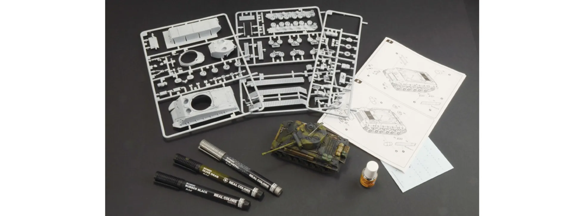 ITALERI 75001 M4A3E8 Fury Sherman | Starter Set | Militär Bausatz 1:56