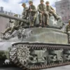 ITALERI 6568 M4A1 Sherman mit U.S. Infanterie | Panzer Bausatz 1:35