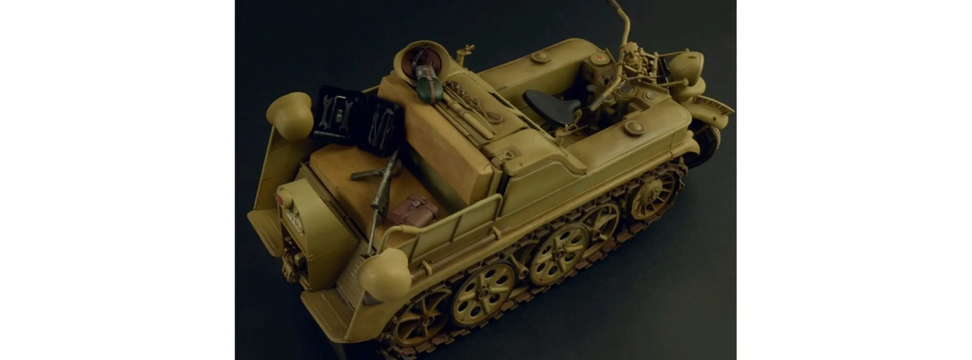 ITALERI 7404 Sd.Kfz. 2 NSU HK 101 Kettenkrad | Motorrad Bausatz 1:9