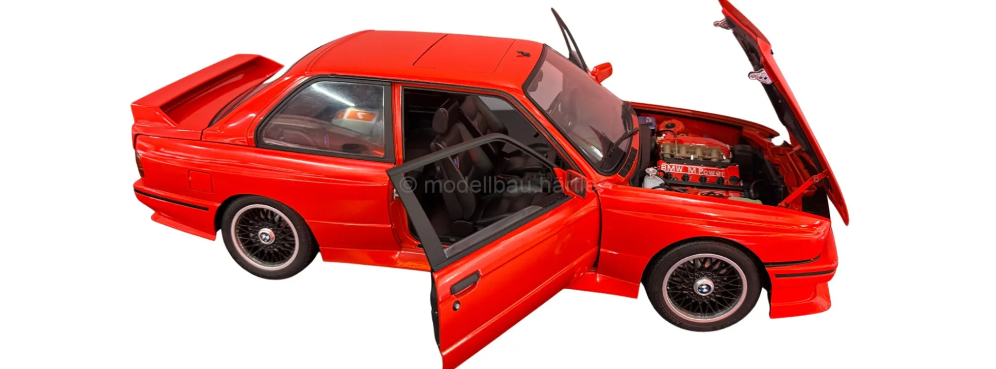 IXO 10126 BMW E30 1987 rot | Lichtfunktion | Metallteile | Premium Auto Bausatz 1:8