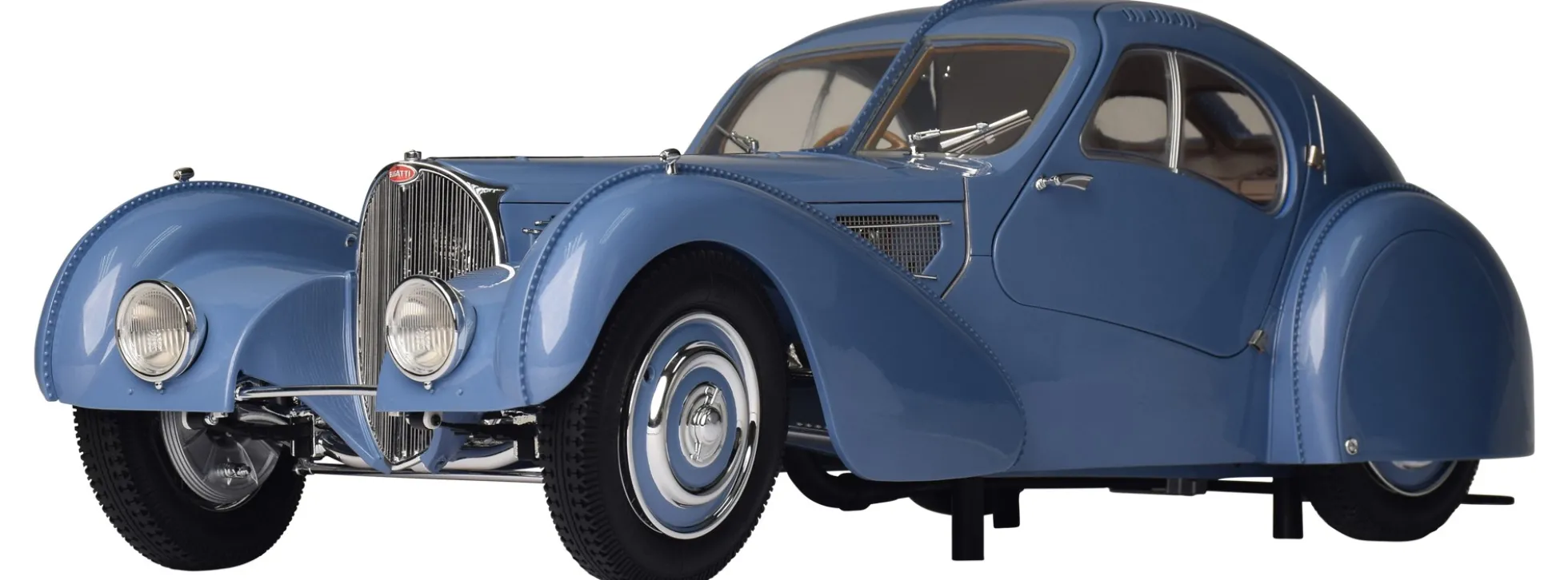 IXO 10108 Bugatti Typ 57 SC Atlantic | Lichtfunktion | mit Metallteilen | Premium Auto Bausatz 1:8