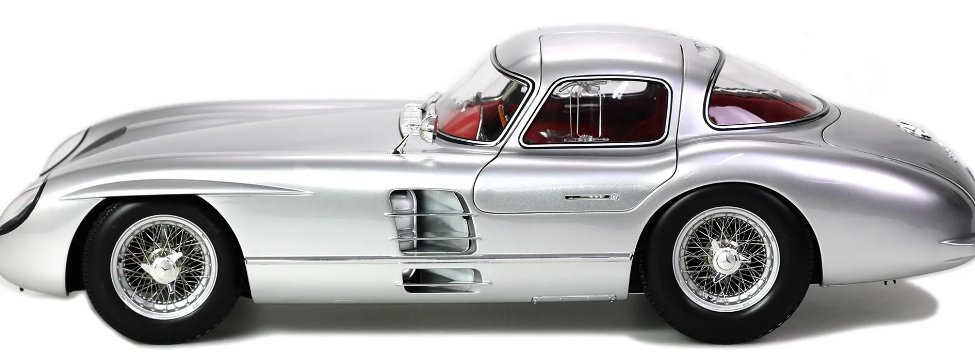 LEGRAND LE105 Mercedes-Benz 300 SLR Uhlenhaut Coupe - Der Rote | Premium Bausatz 1:8