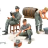 MiniArt 550035378 Deutsche Soldaten in Ruhe mit Zubehör - Special Edition | Figuren Bausatz 1:35