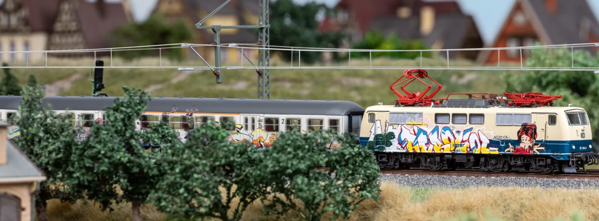 MINITRIX 16724 E-Lok BR 111 018 Graffiti DB | DCC Sound | MHI | Spur N