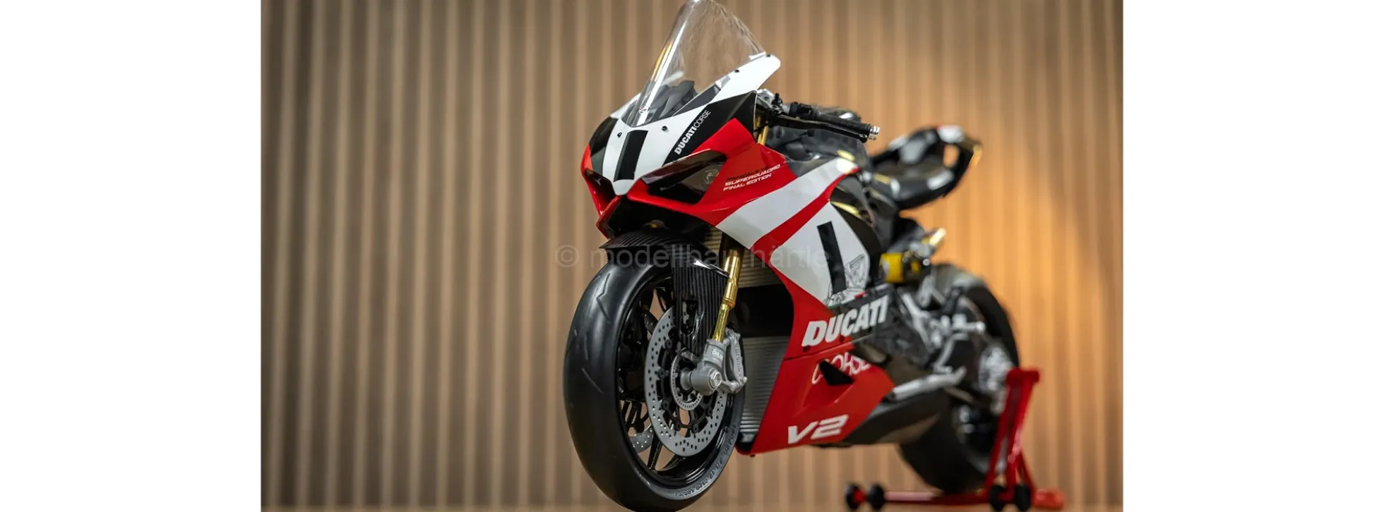POCHER HK124 Ducati Panigale - V2 Superquadro Final Edition | Premium Motorrad Bausatz 1:4