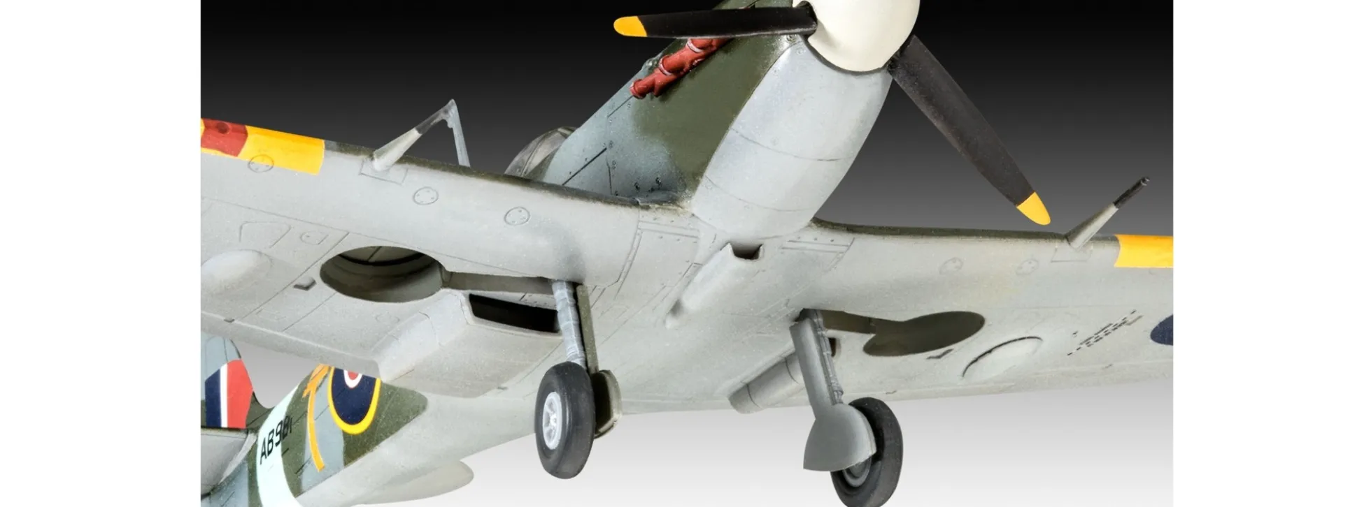 Revell 03710 Combat Set Bf109G-10 + Spitfire | Flugzeug Bausatz 1:72
