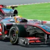 Revell 67096 McLaren Mercedes MP4-25 Lewis Hamilton | Auto Bausatz 1:24