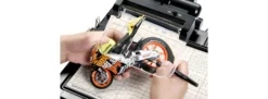 TAMIYA 74064 Arbeitsstation | Vergrößerungsglas Faktor 2x ca. 150 x 100 mm | LED