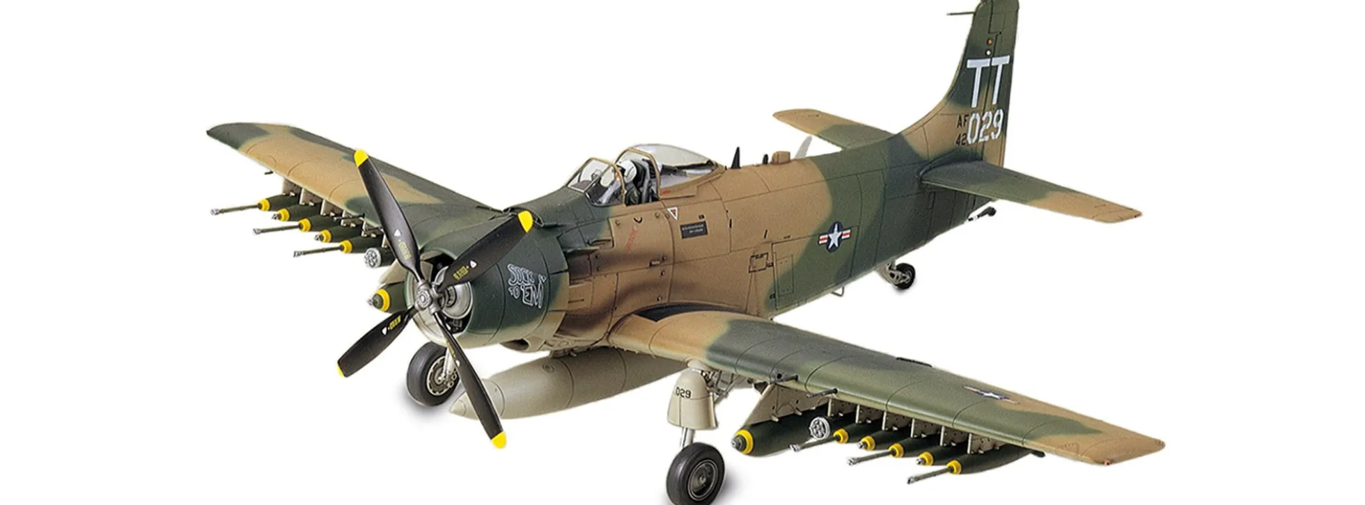 TAMIYA 61073 Douglas A-1J Skyrider | Flugzeug Bausatz 1:48