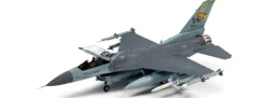 TAMIYA 60788 F-16CJ Fighting Falcon mit Zurüstteilen | Flugzeug Bausatz 1:72