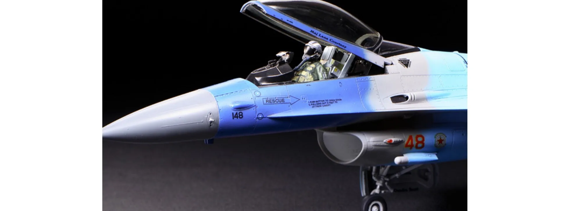 TAMIYA 61106 Lockheed Martin F-16C/N Aggressor/Adversary | Flugzeug Bausatz 1:48