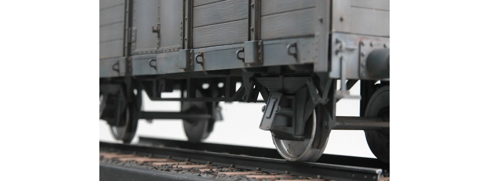 TRUMPETER 01517 Deutscher Eisenbahn-Flachwagen | Militär Bausatz 1:35