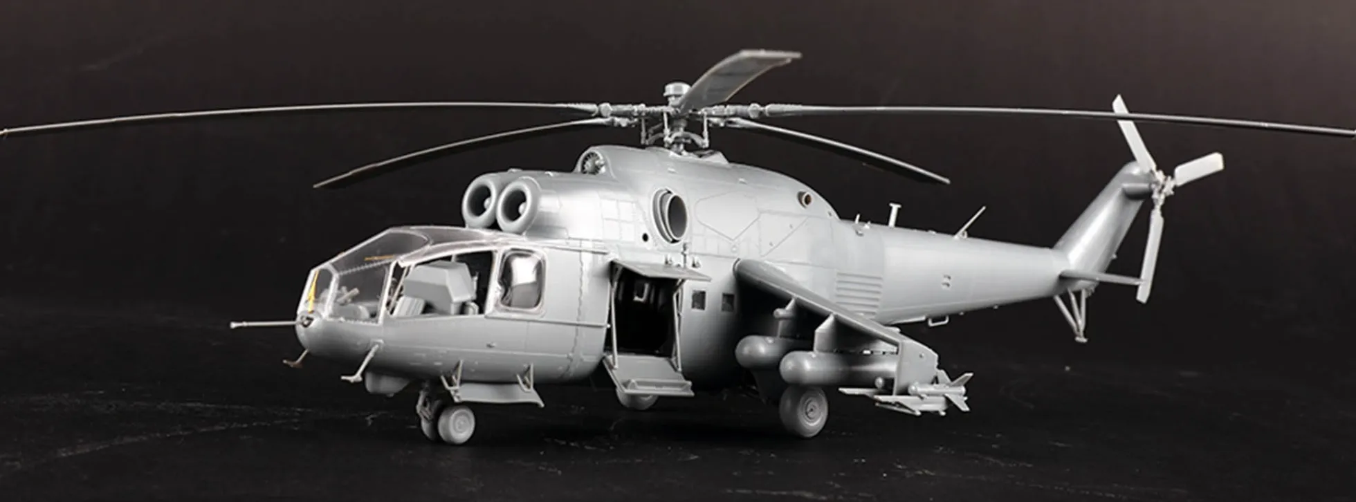 TRUMPETER 05828 Mil Mi-24A Hind-B | Hubschrauber Bausatz 1:48