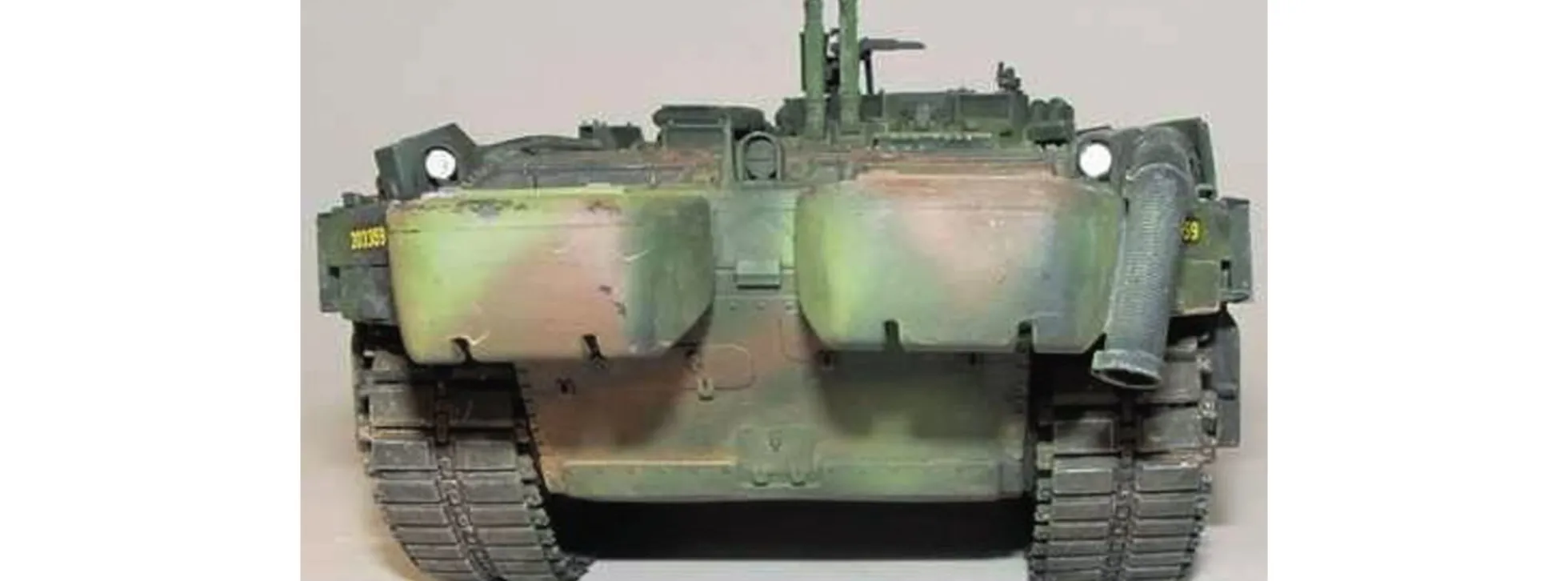 TRUMPETER 00310 Schwedischer Panzer Strv 103C | Panzer Bausatz 1:35