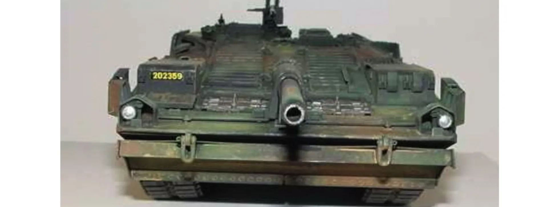 TRUMPETER 00310 Schwedischer Panzer Strv 103C | Panzer Bausatz 1:35