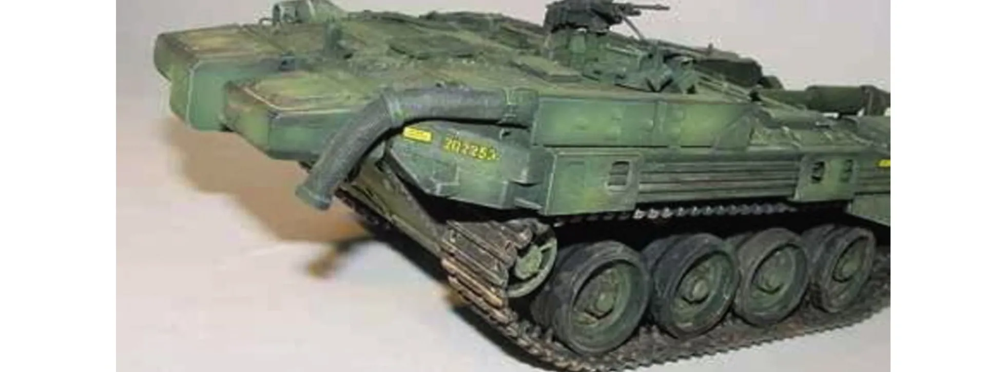 TRUMPETER 00309 Schwedischer Strv 103B MBT | Panzer Bausatz 1:35