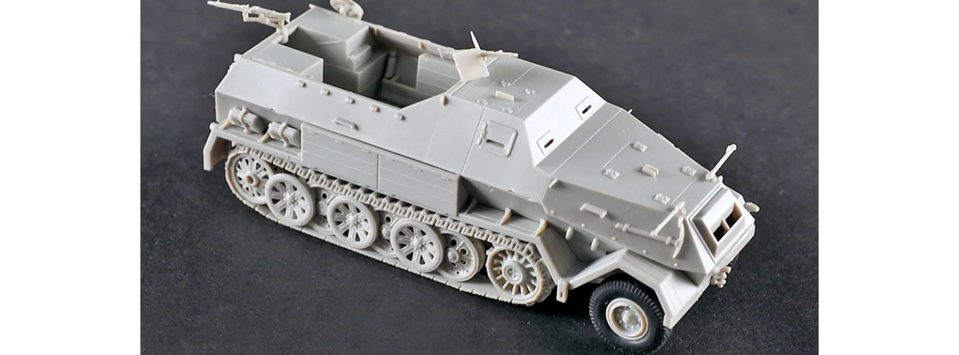 TRUMPETER 07404 Sd. Kfz. 8 Gepanzerte 12t | Halbkettenfahrzeug Bausatz 1:72