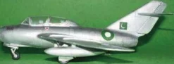 TRUMPETER 02805 Sovietische Mikojan-Gurewitsch MiG-15 UTI Midget | Flugzeug Bausatz 1:48