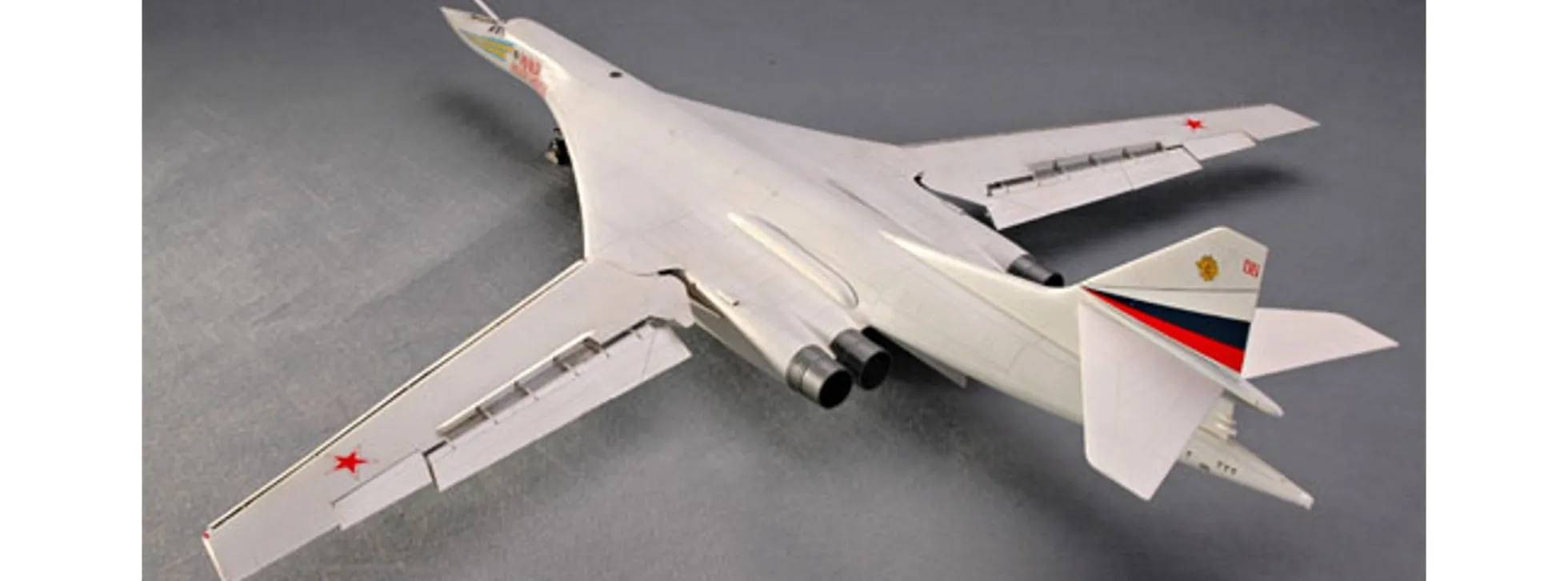 TRUMPETER 01620 Tupolev Tu-160 Blackjack Bomber | Flugzeug Bausatz 1:72