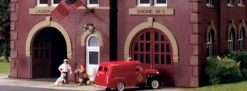 WOODLAND-SCENICS WAS5559 Brandmeister und Sparky im Dienst | Blaulichtmodell 1:87